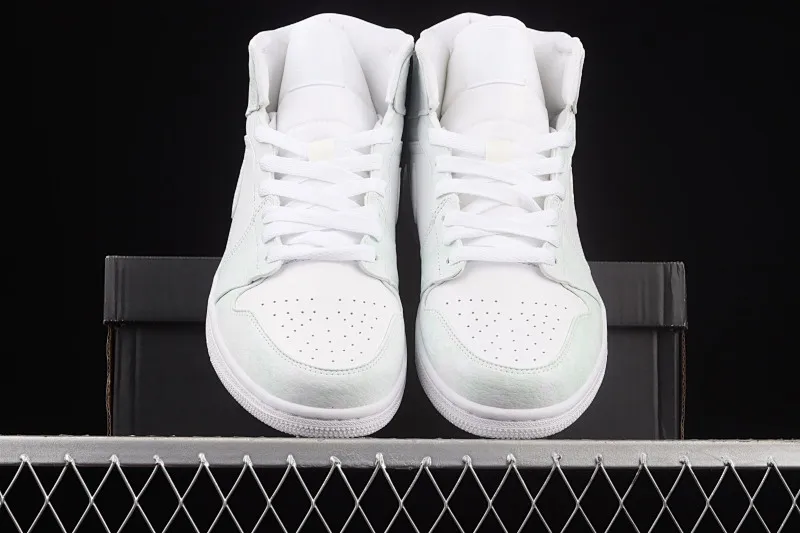 All Categories Air Jordan Jordan Series Basketball Shoes Air Jordan 1 Mid Air Jordan 1 Mid AJ1 Joe 1 Starry Sky Thermal Sensing China Basketball Shoes 554725-130
